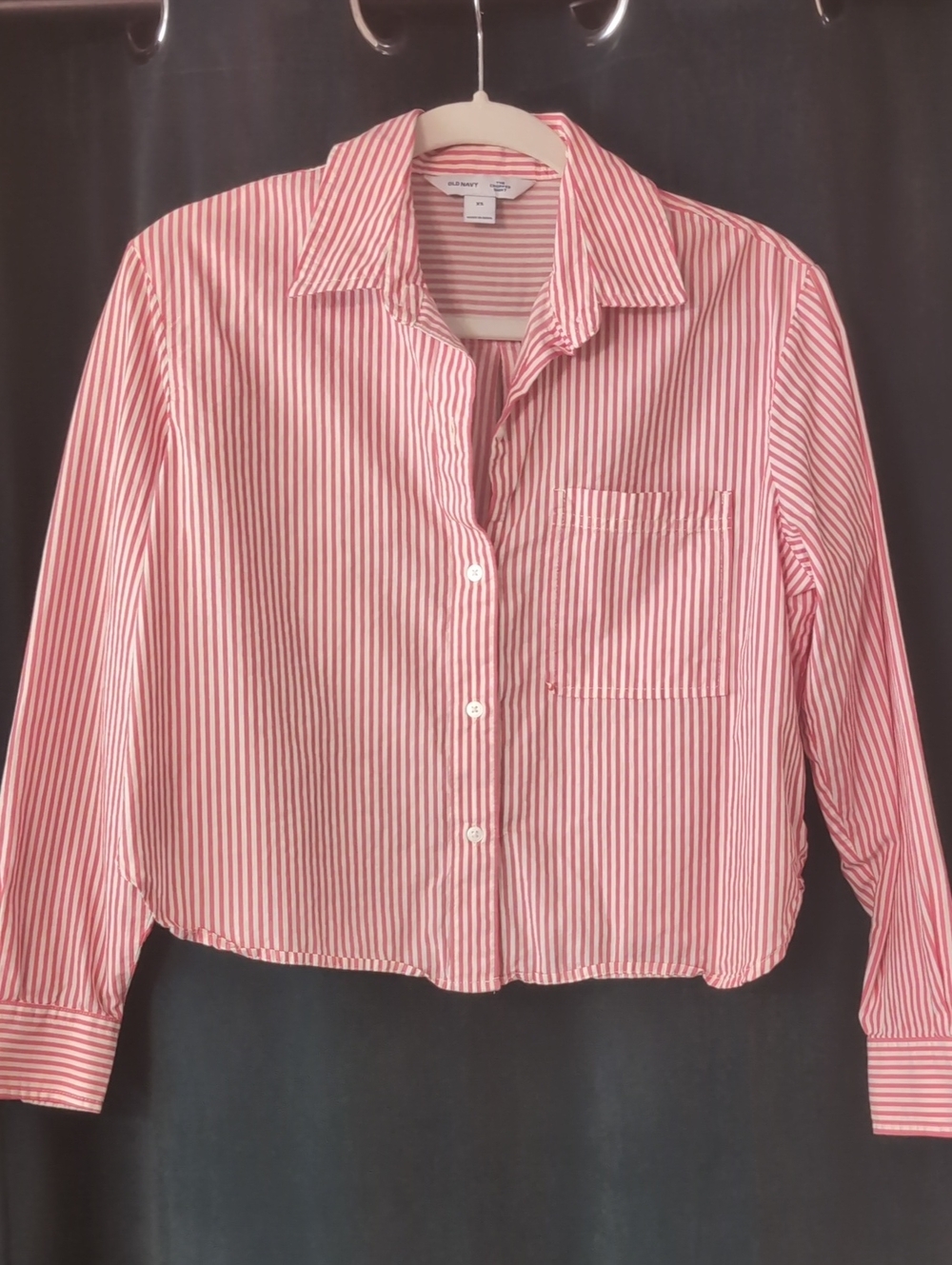 Old Navy Red & White Striped Cropped Button-Up Shirt